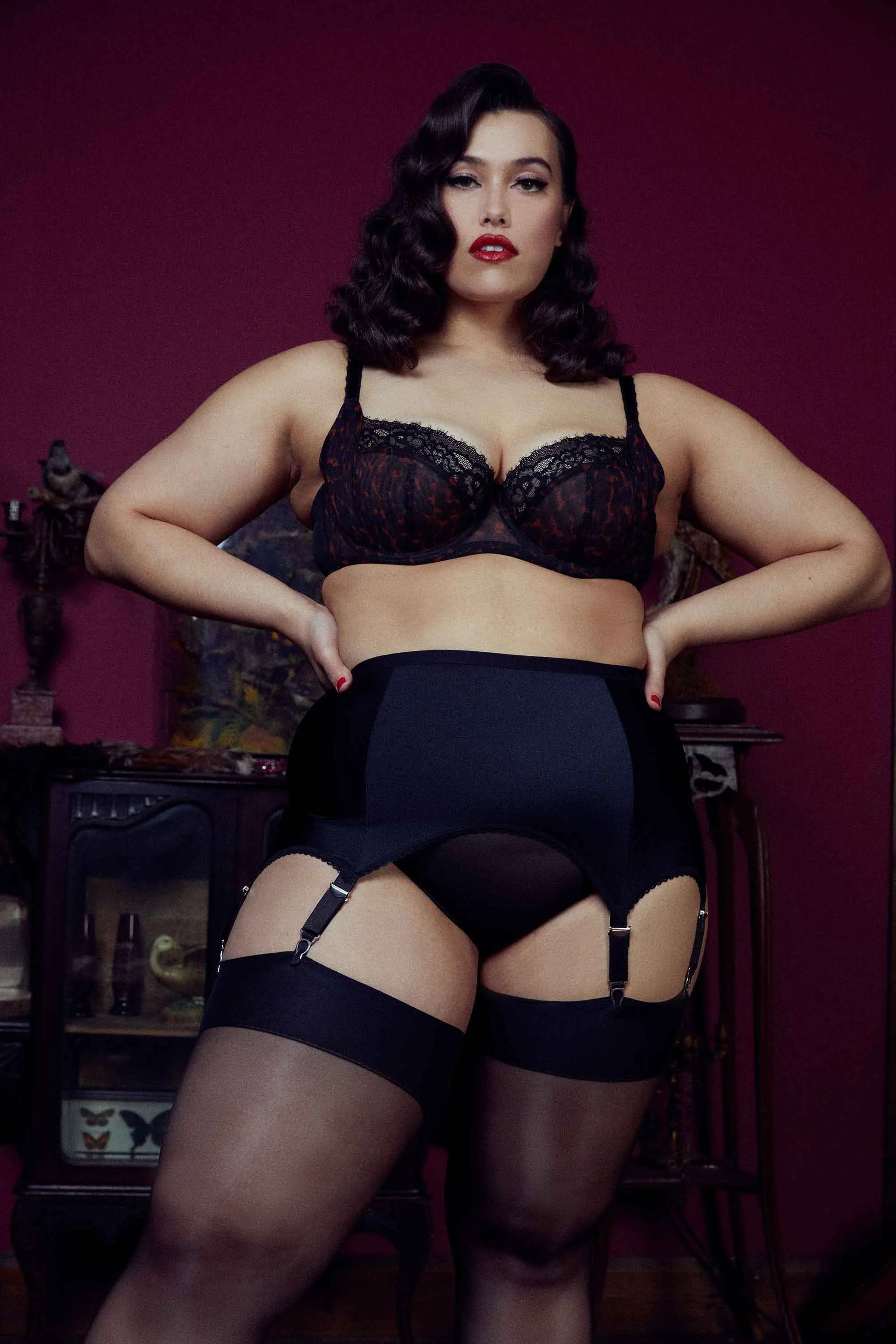 Retro Classics 6-Strap Suspender Belt